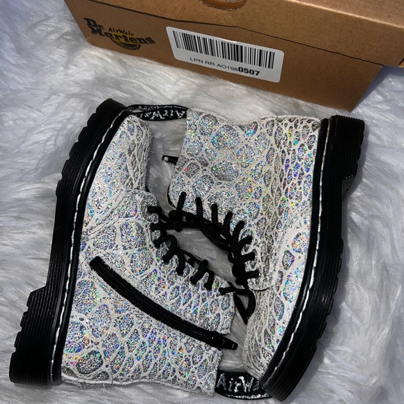 Dr.Martens Boots Size 8C - Picture 3 of 5